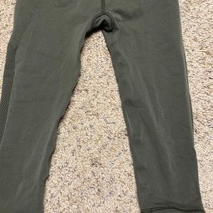 Lululemon olive green capri legging